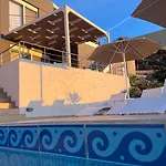 What A View - Panoramic Sea View, Stunning Sunsets & Pool خانيا
